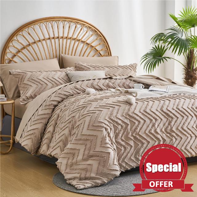 KAKKI 7 Piece Bed in a Bag King Size Tufted Comforter Set