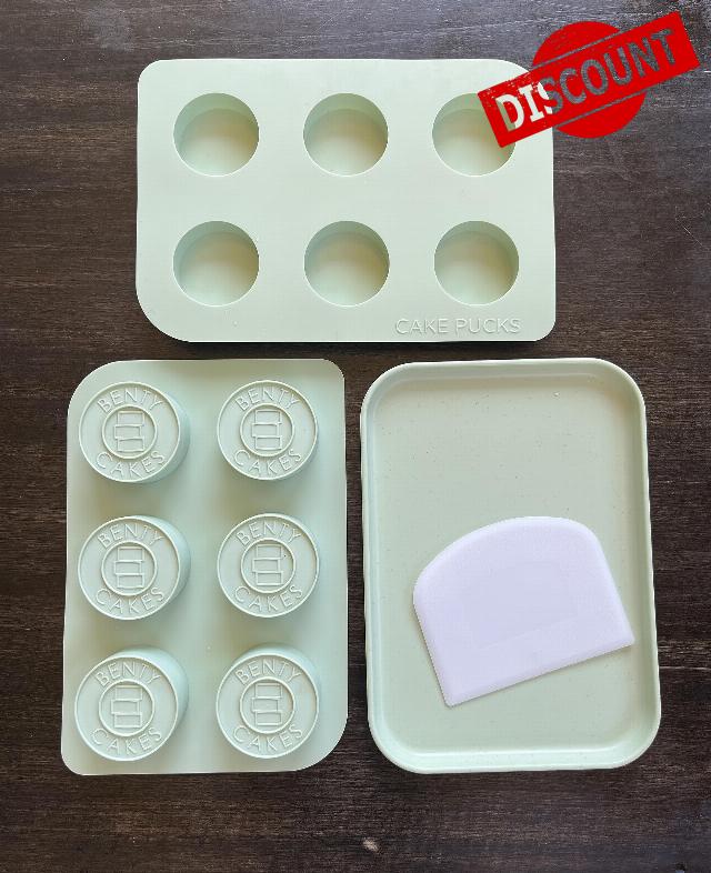 The Original CakePuck Mold Set